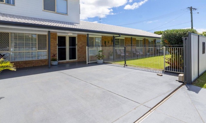 Banksia Beach Apartment | The Beachcomber, TOP NOTCH