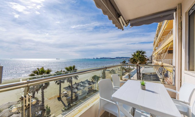 Durres Apartment | The Beachfront Horizont by PS