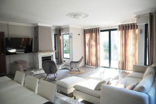 Golem Apartment | The Beachfront Villa