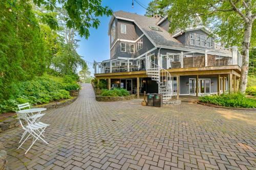Stockton Springs Villa | The Beachhouse Retreat with Prescot Bay Views!