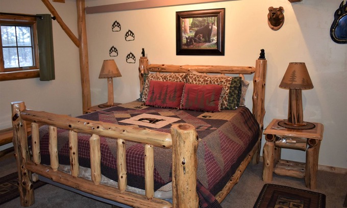 Custer Bed & Breakfast | The Bears Den Dakota Dream B&B. Secluded, Close to Custer, Great Breakfast!