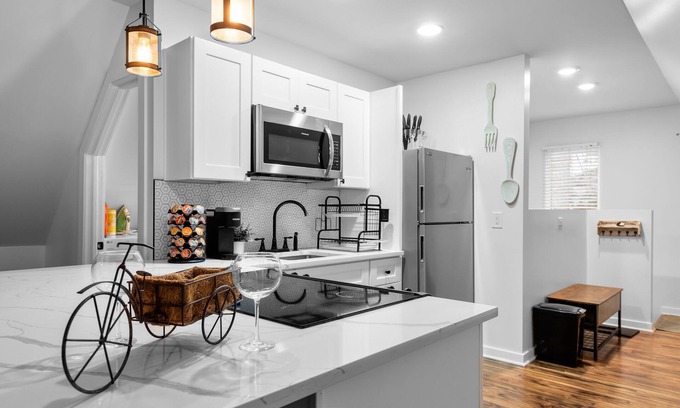 Elkhorn Apartment | The Beautiful Loft at Skyline