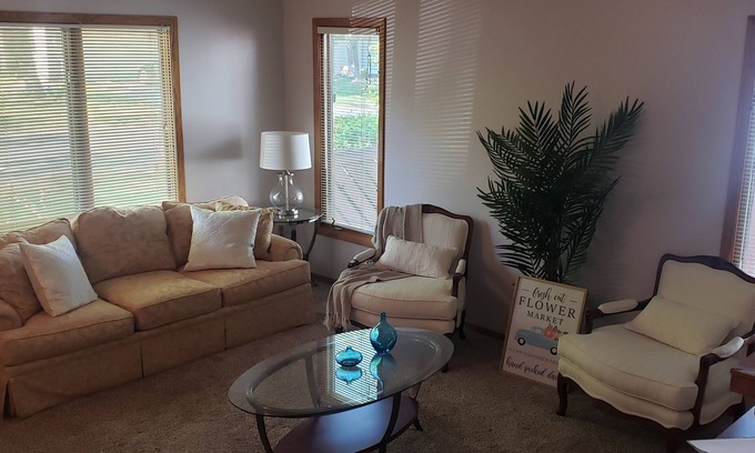 Shoreview House | The Bee's Nest - a safe and serene oasis away from home