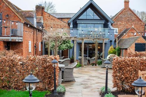 Quedgeley Hotel | The Bell - Brunning and Price