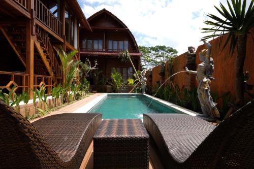 Petak House | The BENAWAH Villa