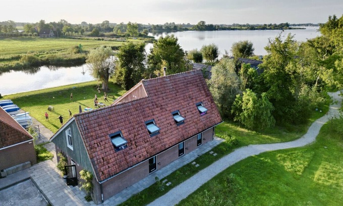 Grou House | The Berch Group House on Open Water