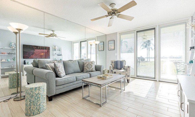 St. Petersburg Condo | The best of Isla Del Sol