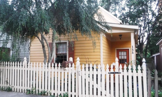 Cabbagetown House | The Best Street in Cabbagetown : Near restaurants, Beltline, Marta