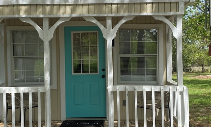 Glen Rose Cabin | The Beulah Jane is a peaceful cabin on working farm in Glen Rose.