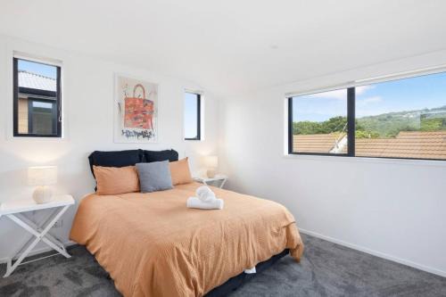 Lower Hutt House | The Biddle Cres Cosy Getaway
