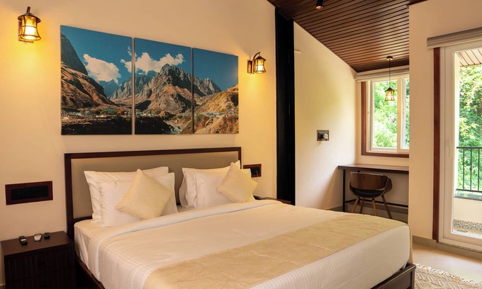 Shivpuri Hotel | The Big Bridge