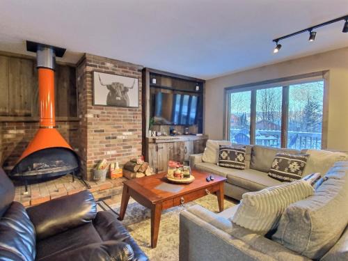 Killington House | The Big Lebearski - AC, Grill, Fire Pit, Hot tub!