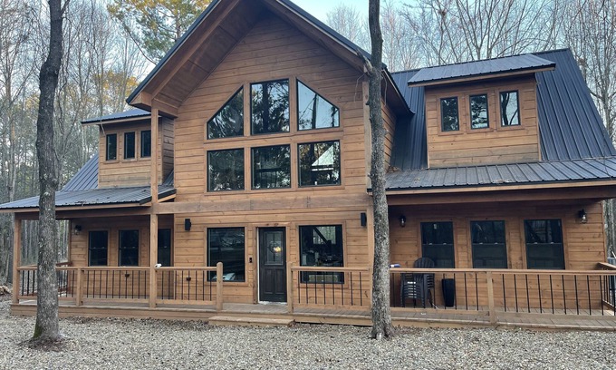 Broken Bow Cabin | The Big Tex Luxury Cabin is EPIC! Massive Deck - sleeps 10
