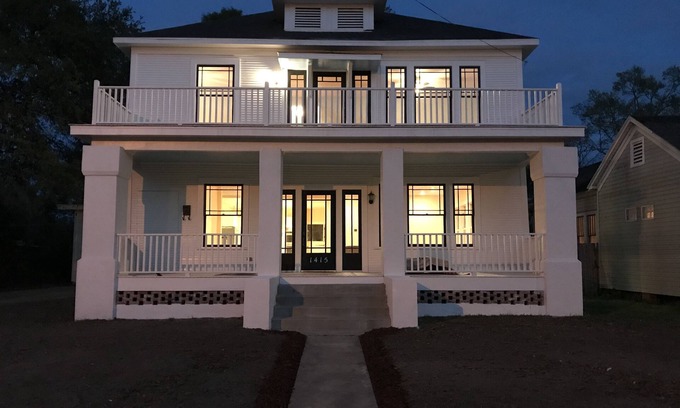 Lake Charles House | The Big White House LCLA