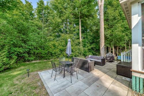 Cherry Valley House | The Birches - 16 Farmview