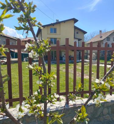 Pernik House | The Bird Villa