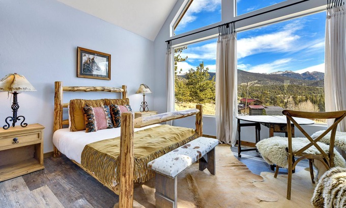 Lake George Cabin | The Bison View Cabin at Bison Peak Lodge