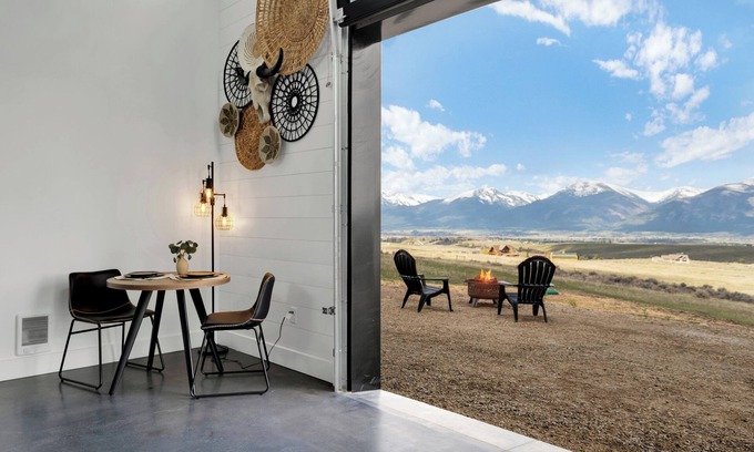 Stevensville House | The Bitterroot Bunkhouse