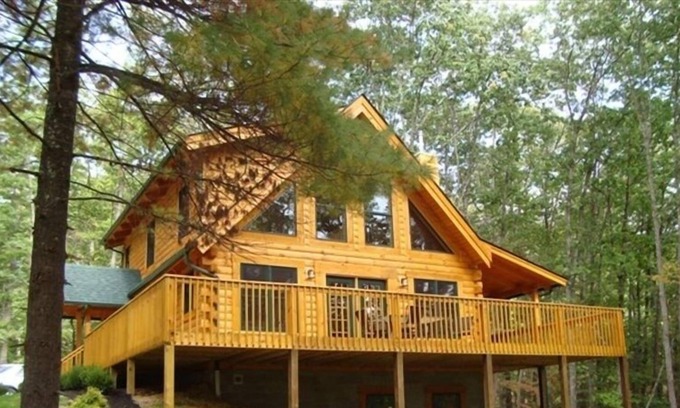 True House | The Black Bear, a spectacular loghome. All rates include hotel ands sales tax
