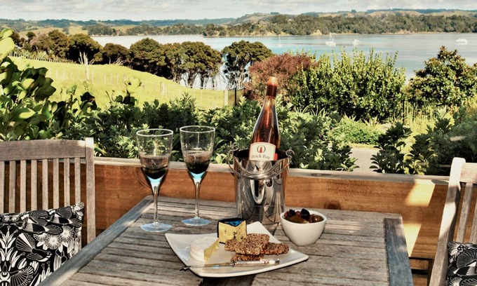 Mahurangi East House | The Black Box Studio - Scotts Landing Holiday Studio