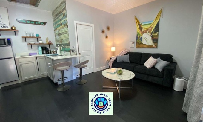 Sanford Apartment | The Blue Aztec