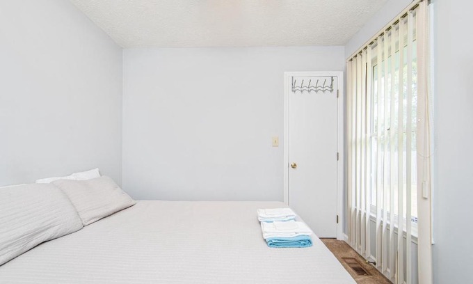 Fayetteville House | The Blue Burble Inn