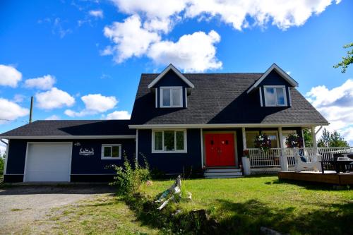 70 Mile House Bed & Breakfast | The Blue Cottage B&B