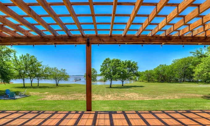Hoyt House | The Blue Oasis ~ Lakefront, boat dock, hot tub & fire pit