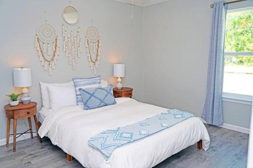Southeast Pensacola House | The Blue Pearl 6min to Downtown -Short Beach Drive