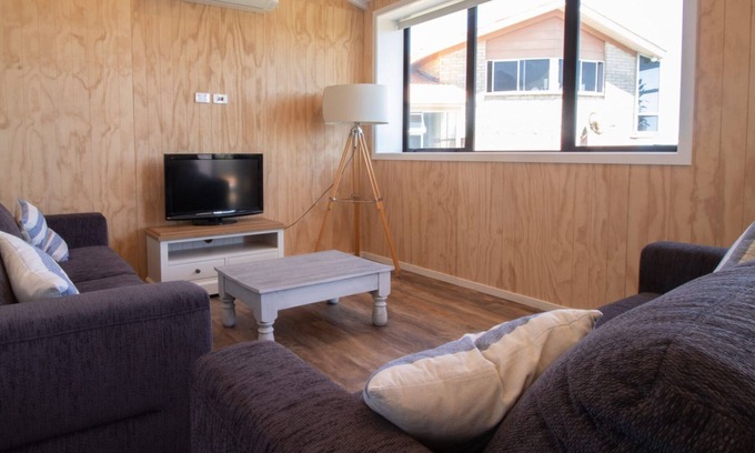 Oakura House | THE BOAT HOUSE ON DIXON