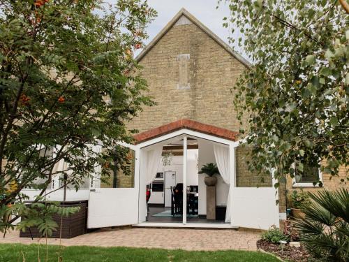 East Cowes House | The Boathouse