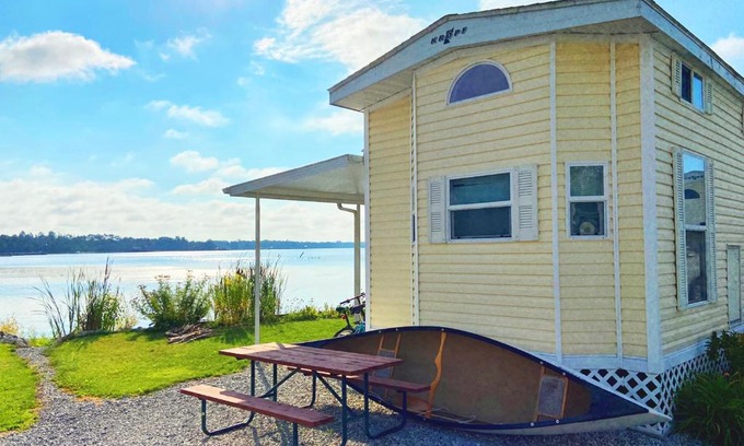Cedarville House | The Boathouse - Lakeside Cottage