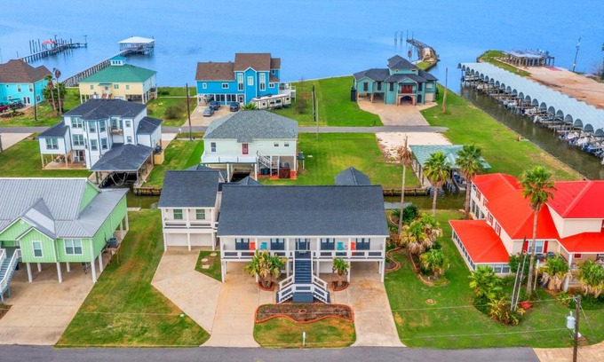 Creole House | The Boating, Fishing, and Gaming Retreat