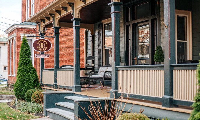 Staunton Apartment | The Bohemian Suite