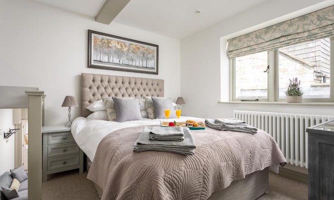 Winchcombe House | The Bolt Hole, Winchcombe, Charming Dog-Friendly Cottage
