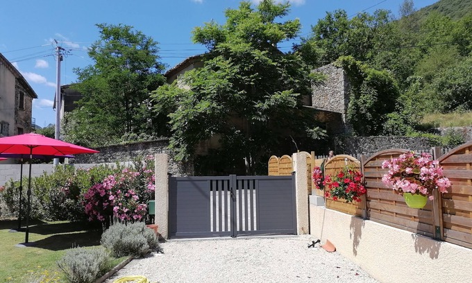 Besseges House | The BONIOL quiet hamlet in northern Gard South Ardèche
