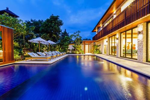 Seminyak Villa | THE BOTANICAL 6 BED LUXURY 900 meter from beach