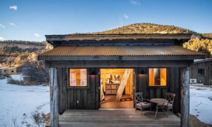 Zion National Park East Entrance Cabin | The Boundary Cabin 5