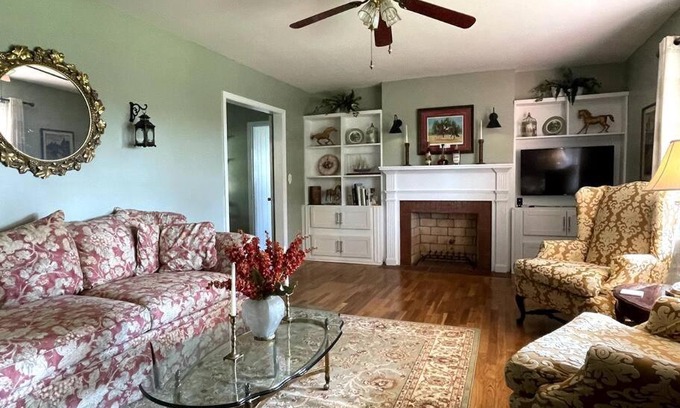 Frankfort House | The Bourbon & Horse Country EpiCenter
