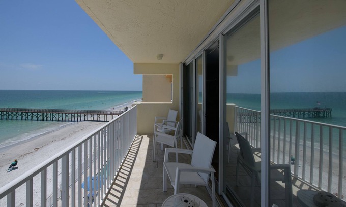 Redington Beach Condo | The Breakers 405 - Open-Concept Beachfront Condo