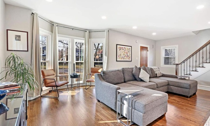 Waukegan House | The Brick Arch- 3 bedroom home