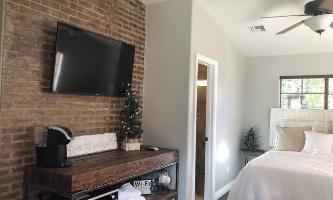 North Mountain House | The Brick House