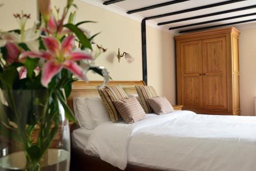 Sedlescombe Hotel | The Brickwall Hotel