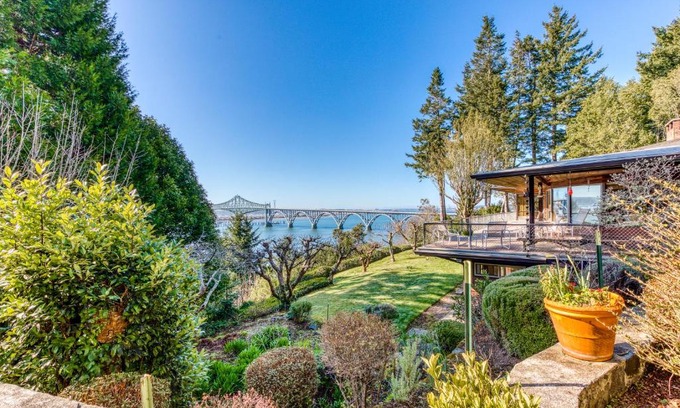 North Bend House | The Bridge and Balcony