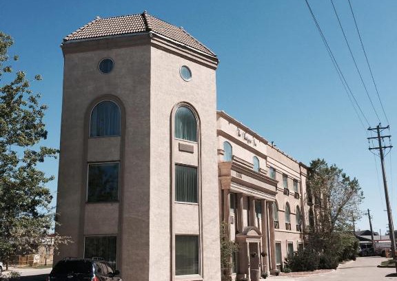 Fort McMurray Hotel | The Bridgeport Inn