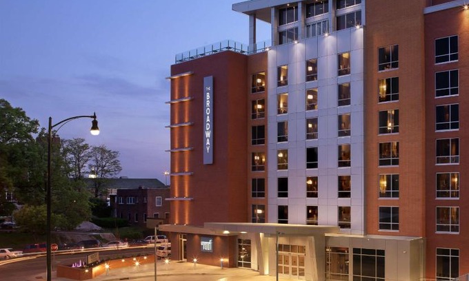 Columbia Hotel | The Broadway Columbia - a DoubleTree by Hilton Hotel