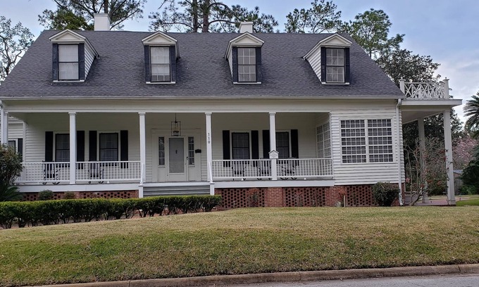 Monticello House | The Budd-Pafford House - Jefferson Quarters