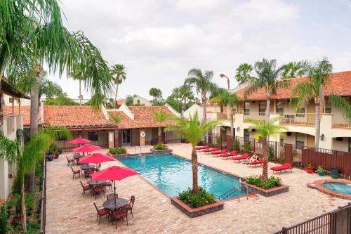 Mission Hotel | The Bungalows on Shary