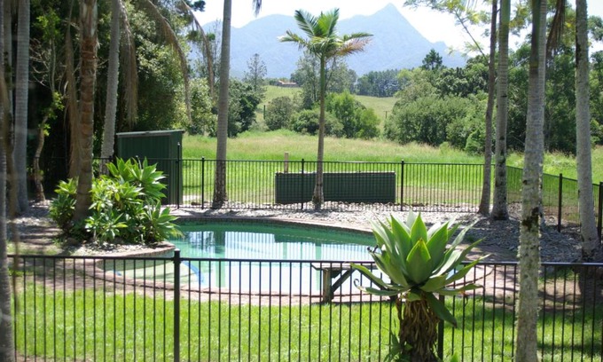 Midginbil Hotel | The Bushranger Hideaway