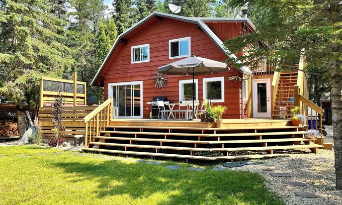 Northern Alberta Cabin | The Cabin at Marten Beach